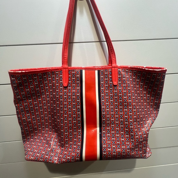 Tory Burch Gemini Link Tote - Picture 7 of 13